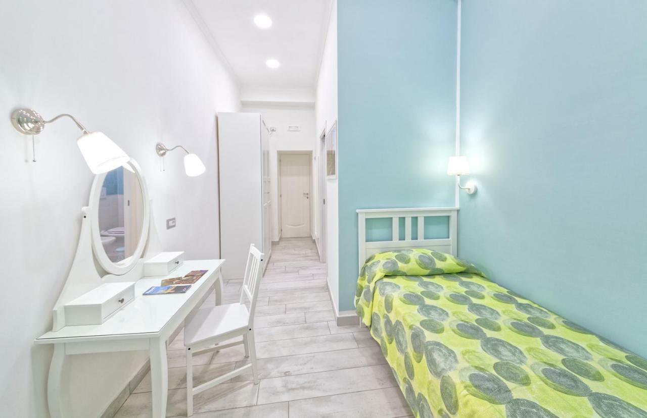 B&B Rest A Napoli エクステリア 写真
